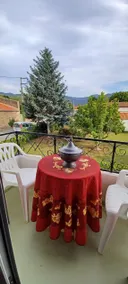 quiet with its garden - Image 2