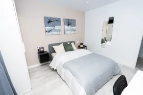 Modern spacious apartment in Elche - Image 3