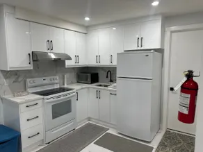 Cozy Suite close to c-train, Bus & UofC - Image 5