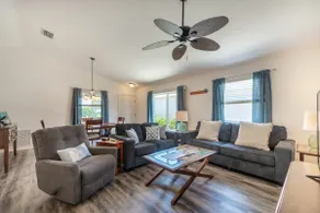 2Br 2 Ba near Brownwood w 4 seater golf cart - Image 3