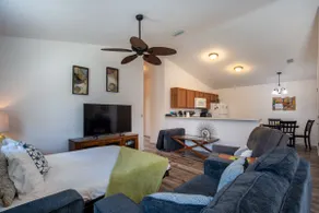 2Br 2 Ba near Brownwood w 4 seater golf cart - Image 5