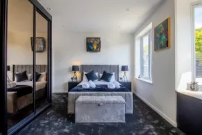 Luxury 4-Bedroom High-End Home, Includes Jacuzzi and Pool Table - Image 5