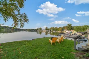Cozy Waterfront Lake House: 5 mins from ski slopes - Image 2