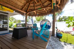 Mimi & Poppy's Tropical Tiki - Image 5