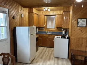 Cozy Cabin on Kettle Pond - Image 2