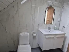 Cabin no. 2 - Image 5
