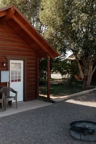 Deluxe Cabin #9 No pets - Image 3