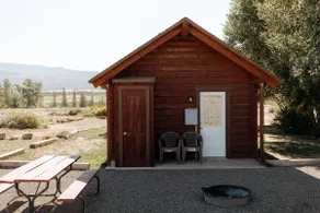 Deluxe Cabin #9 No pets - Image 2