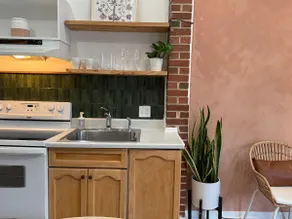 Stylish Cozy Studio/Georgetown - Image 4