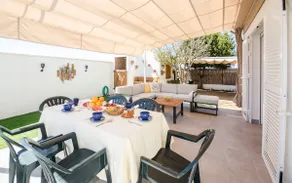 Family home with pool & BBQ 500m from the beach - Image 2