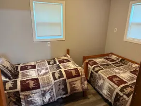 Rustic Cabin 2 - Vagabond Resort - Image 3