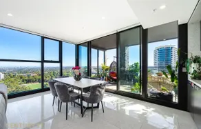 Premium 3Bed Luxury with Infinity Pool & Gym - Image 4