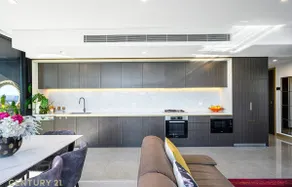 Premium 3Bed Luxury with Infinity Pool & Gym - Image 5