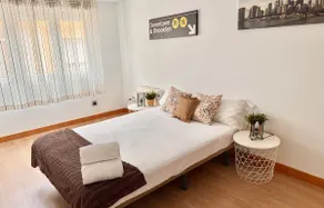 Centrally located, spacious rooms - Image 3
