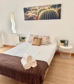 Centrally located, spacious rooms - Image 5