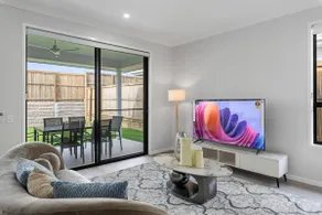 5BR Sleep 10 Family House | Patio Kitchen Garage - Image 2