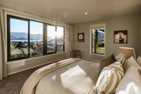 Te Moana - Lake Views - Sleeps 7 - Wanaka - Image 3