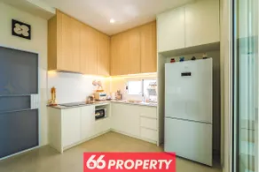 Modern 4 BR Home - Walk to Shopping and Supermarket - Image 4