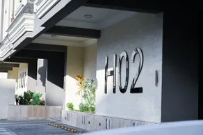 A special room and lounge overlooking the garden - Image 3