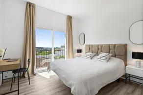 Stylish PH with Private Rooftop & Sea Views RDR563 - Image 4
