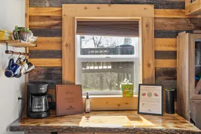 Walsh's Studio Cabin - Image 3
