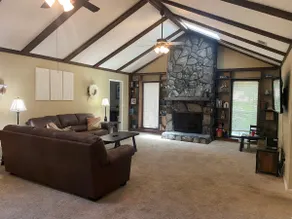 Sleeps 10, 5 Bedroom Home, w/Community Pool Access - Image 5