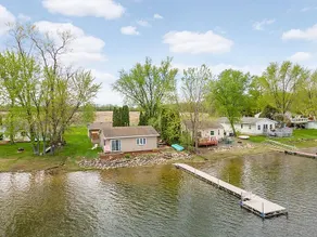 Lindstrom Lakeside Cottage - Image 5