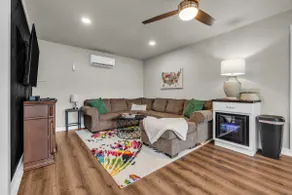 Tulsa Getaway w/Pergola-Grill-TV's in Every Room - Image 3