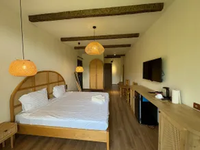 2BR Bamboo Seaside Apt w Pool - Image 2