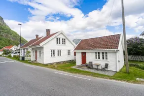 Charming annex by the fjord - Image 2