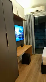 Modern Apartment not Downtown - Image 3