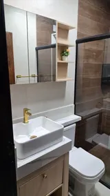 Modern Apartment not Downtown - Image 4