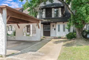 Modern and Cozy 2BR Townhome close to Downtown - Image 3