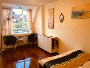 London 4 Bed House with Garden - Image 3