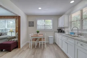 Astor Cottage Hideaway - Image 4