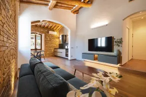 AnticaVista, Luxury Apartment with Tower Views - Image 3
