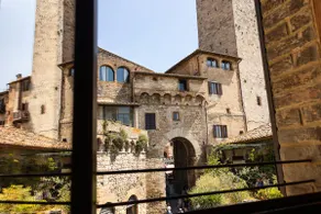 AnticaVista, Luxury Apartment with Tower Views - Image 2