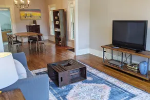 Charming Unique 2 Bdrm Apartment in Victorian Home - Image 3