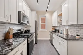 Upscale, Chic Shadyside 3Bed2Bath~2 Parking Spots! - Image 4
