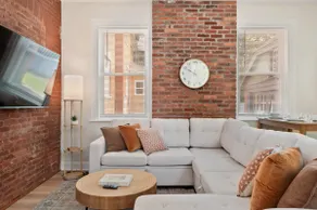 Upscale, Chic Shadyside 3Bed2Bath~2 Parking Spots! - Image 2