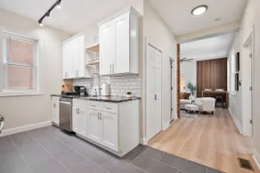 Upscale, Chic Shadyside 3Bed2Bath~2 Parking Spots! - Image 5