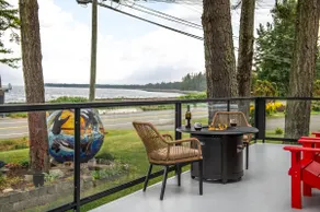 Beachfront 2 bed | Arcade, A+ Views, Lux King bed - Image 5