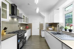 Elegant 5 Bedroom, 2 Bathroom Home at Marlow Hill - Image 2