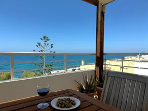 Sisi Blue Seafront Apt - Image 2