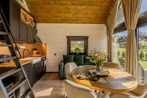 Tindioru Tower Retreat w/ Hot Tub & Sauna - Image 4