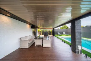 Hampton Haus - Cute Family Retreat with Pool - Image 5