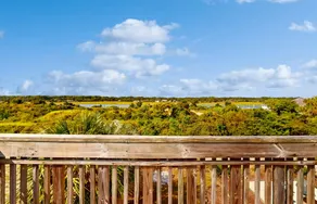 Shell Haven-Four Decks, Views, Walk to beach! - Image 4
