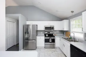 Spacious Cozy 4BR House Near Worcester Airport - Image 3