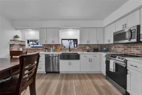 Family Luxury Rentals - 1111 - Image 3