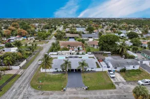Family Luxury Rentals - 1111 - Image 2